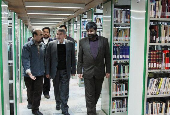 مشاور رییس جمهور از کتابخانه های باهنر و آستان قدس در مشهد بازدید کرد