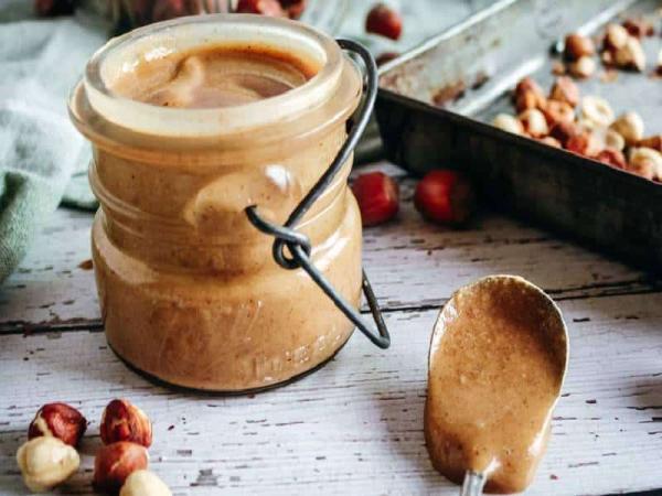 طرز تهیه کره فندق در 6 مرحله ساده طرز تهیه کره فندق در 6 مرحله ساده